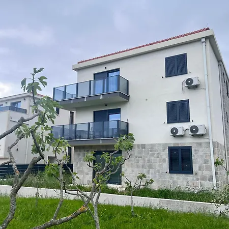 L&L Luxury Apartment * Mlini